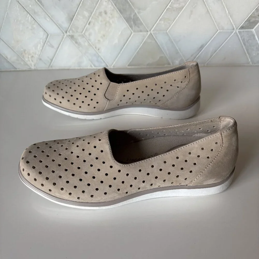 Munro Size 7.5M Gray Taupe Suede Perforated Leather Holes Ridley Skipper Nubuck - Picture 2 of 10